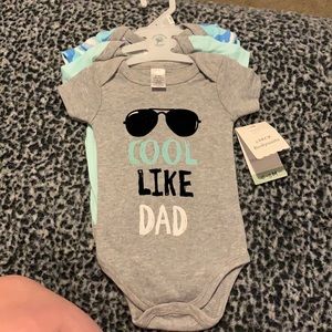 Brand New Carter’s 0-3 month outfits